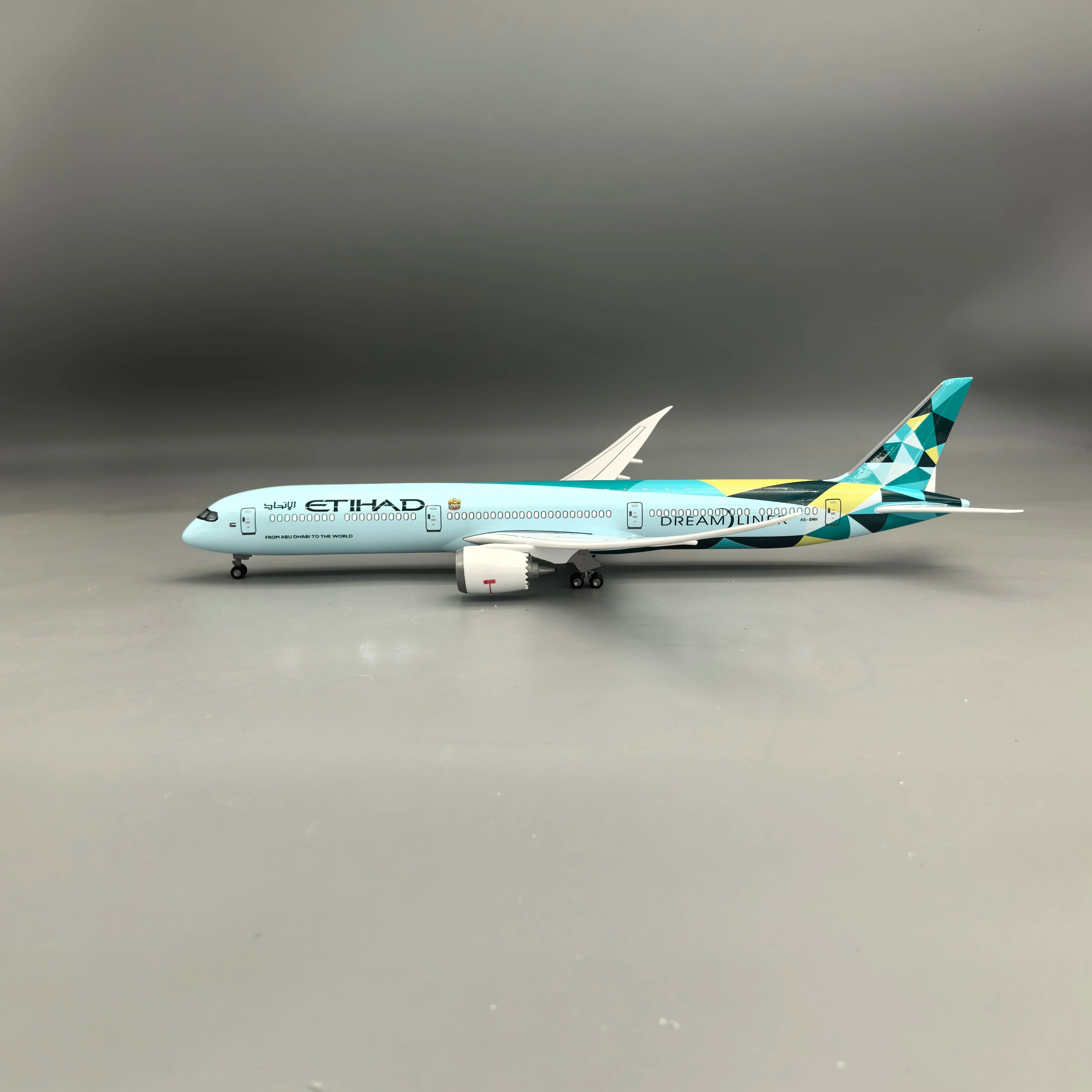 Modelo de avião de resina Etih - Model Airplane Plastic avaliação e preço